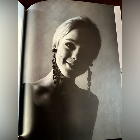 Edie Girl on Fire Book. Rare - Picture 3 of 7